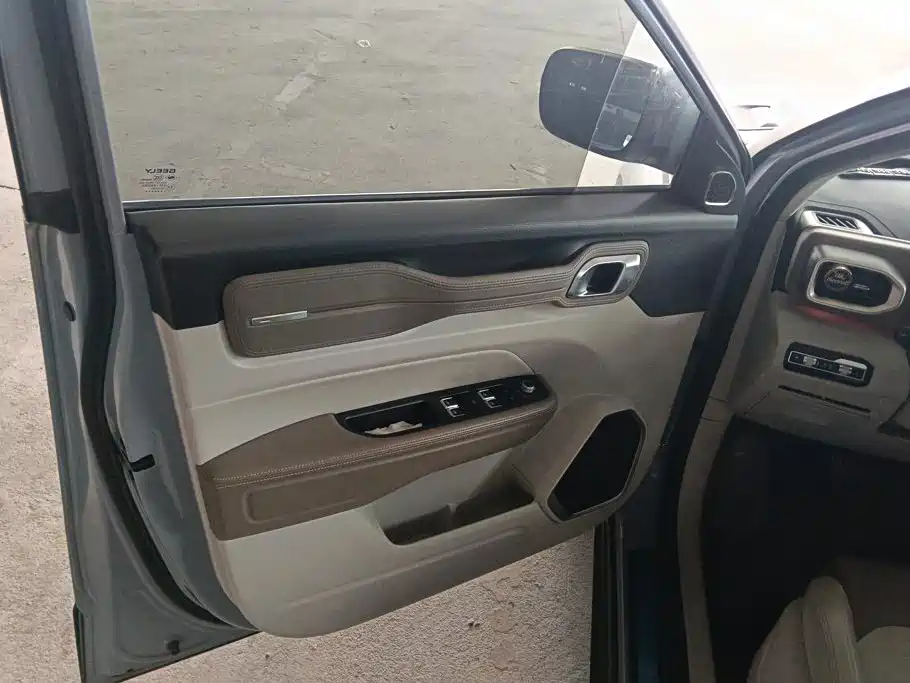 Фото 7 - Geely ICON