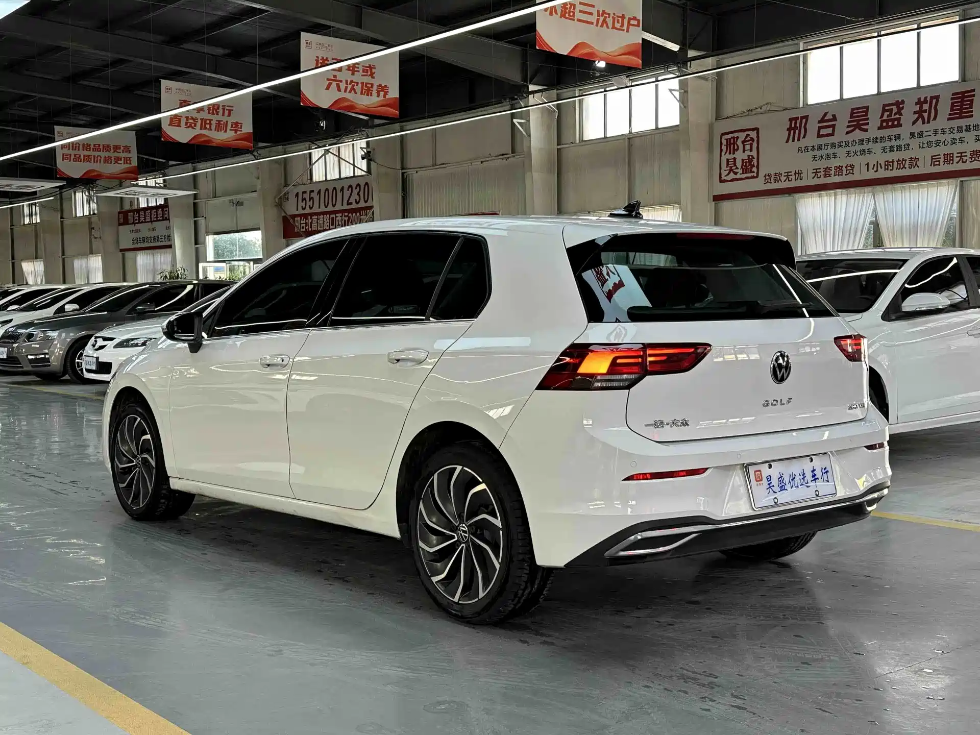Фото 5 - Volkswagen Golf