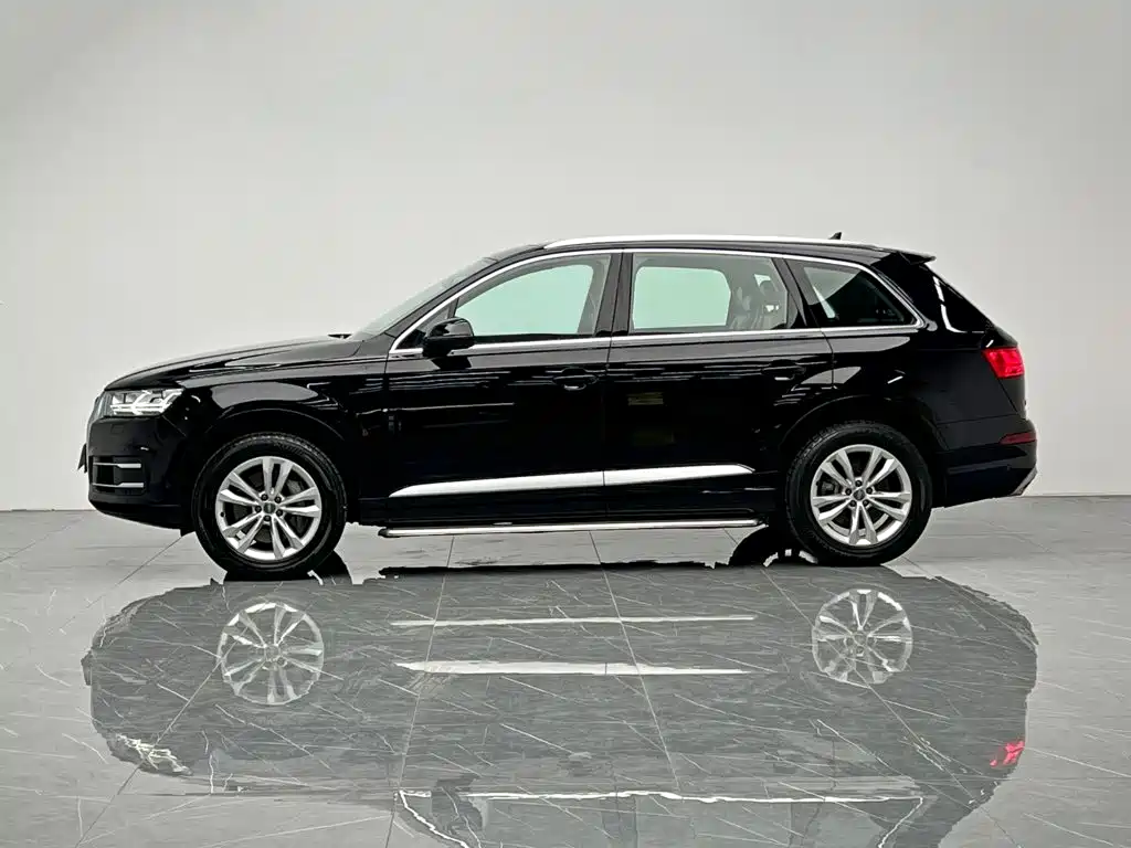 Photo 3 - Audi Q7