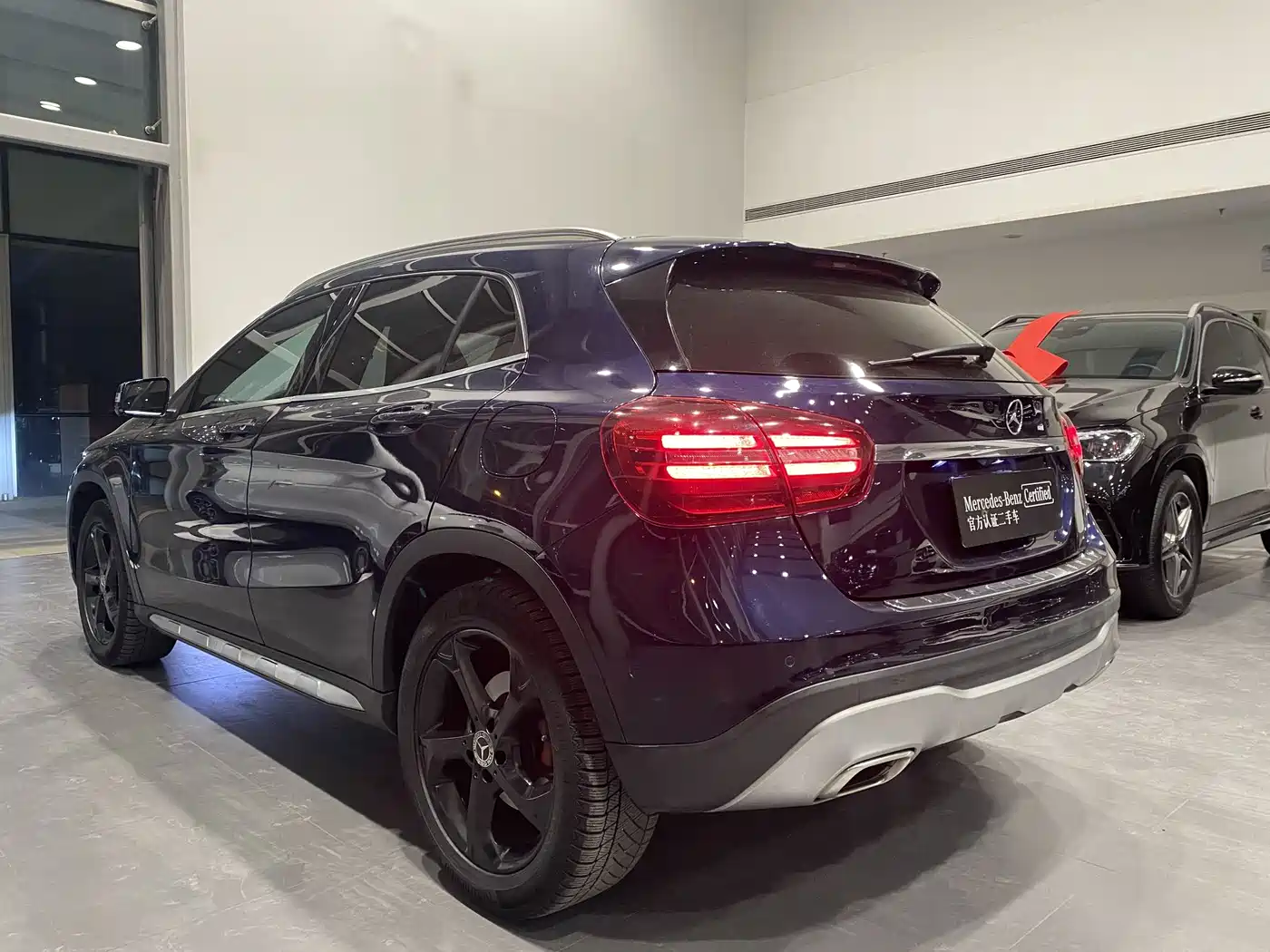 MERCEDES-BENZ GLA
