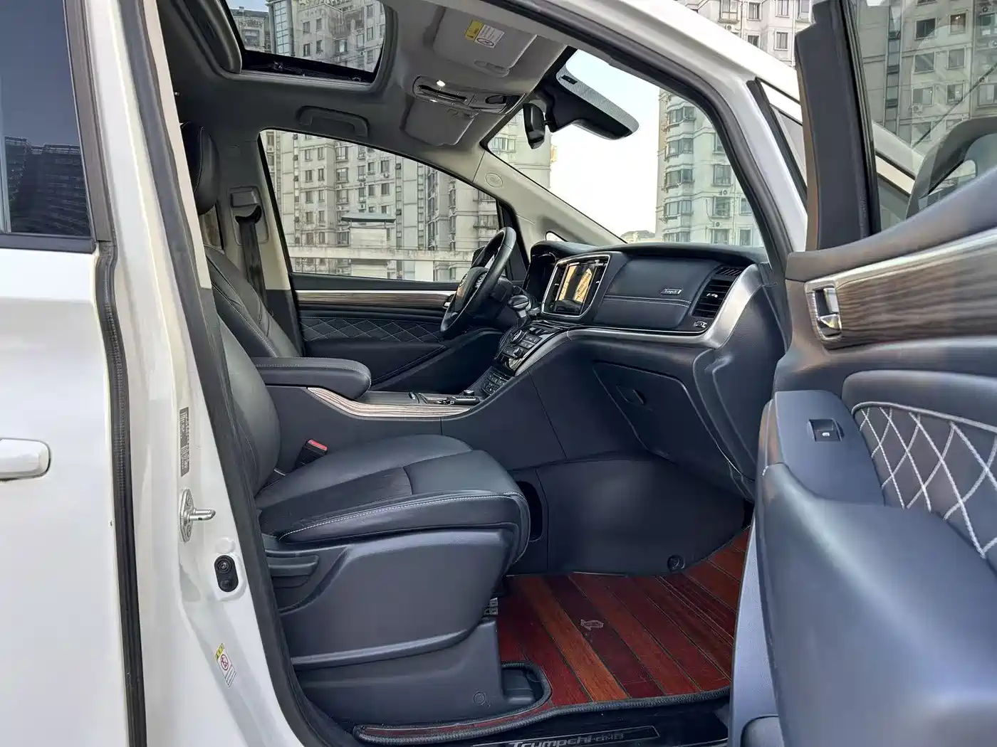 GAC Trumpchi Trumpchi M8 2020 390T Prestige фото 21
