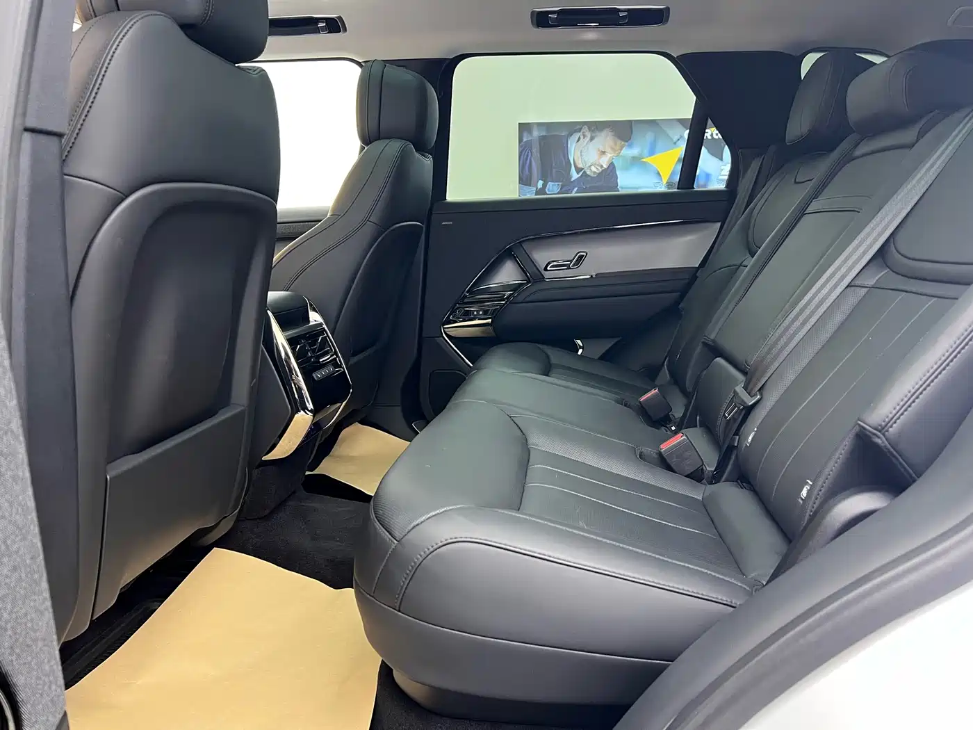 Land Rover Range Rover Sport 2024 400PS Dynamic SE фото 8