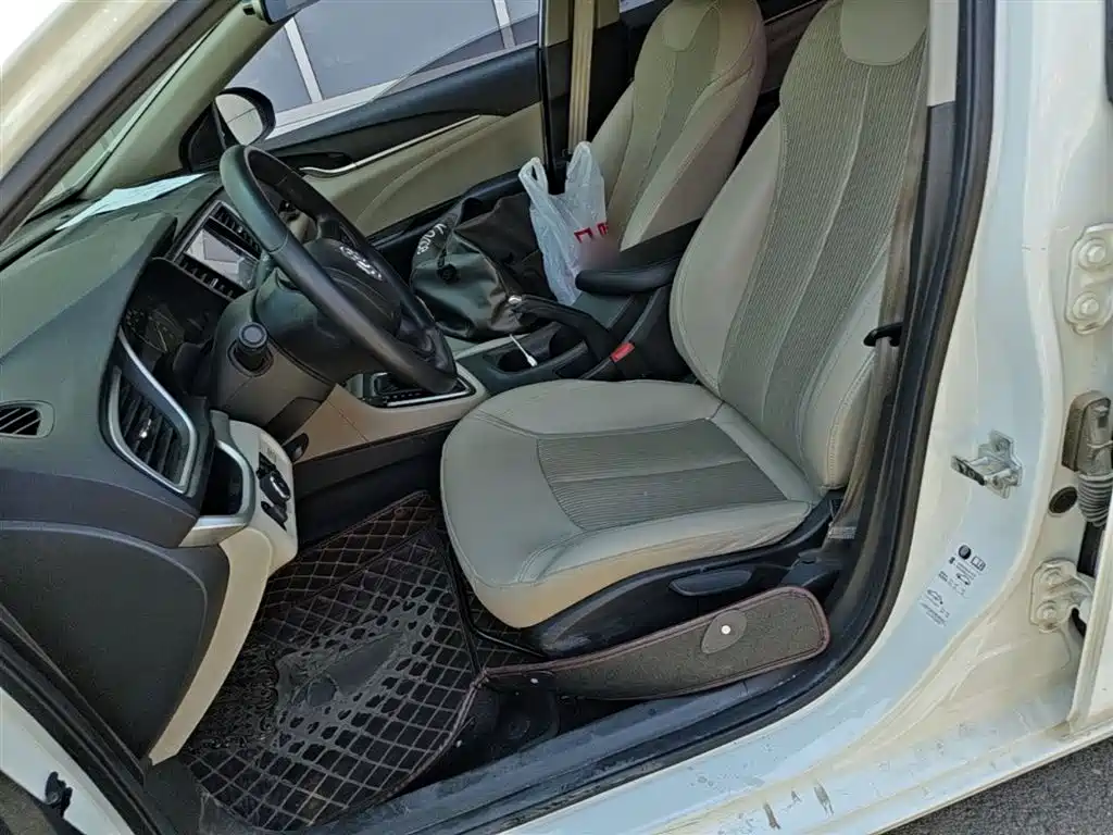 Buick Excelle 2017 15N Automatic Elite фото 15