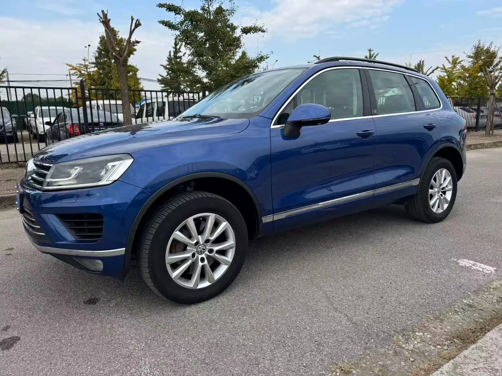 Фото 1 - Volkswagen Touareg