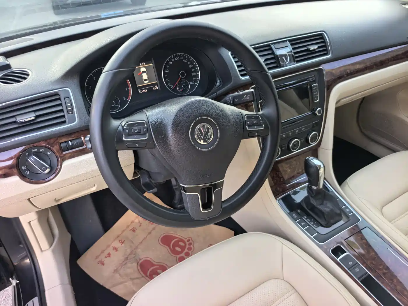 Volkswagen Passat 2013 1.8TSI DSG Yuzun фото 18