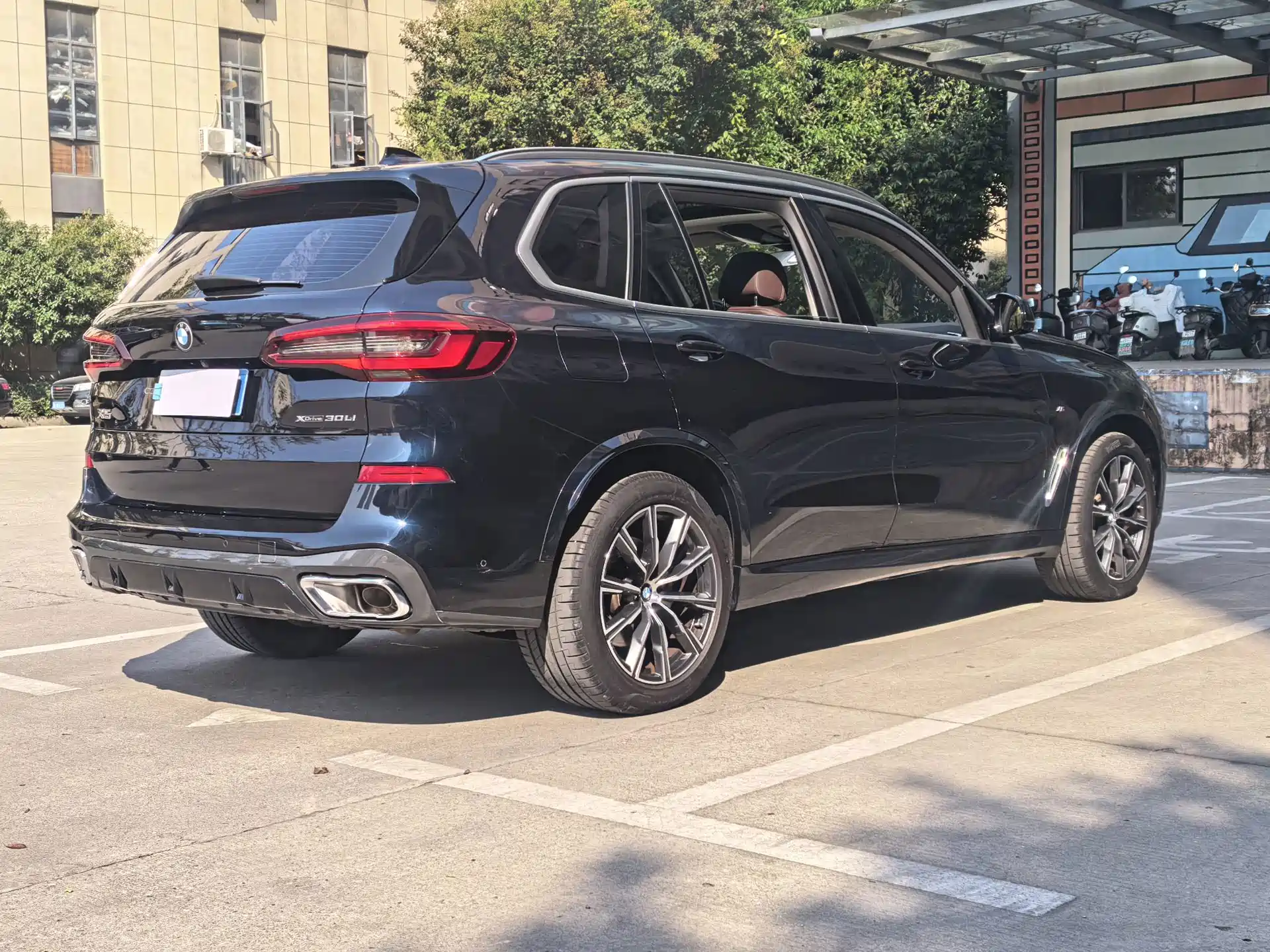 Photo 17 - BMW X5