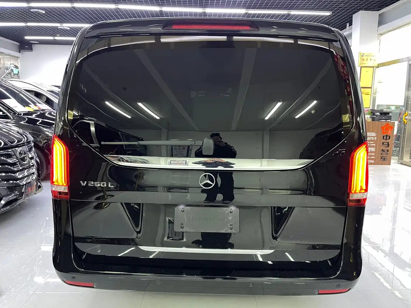 Mercedes-Benz V-Class 2025 2022 V 260 L Long Wheelbase Luxury Edition