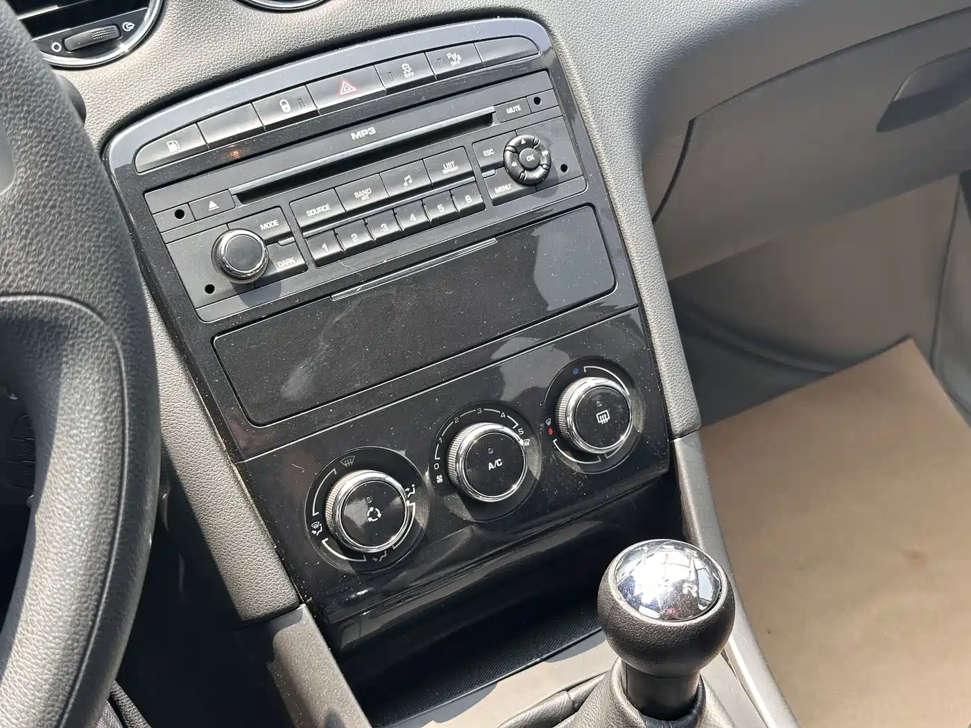 Photo 13 - Peugeot 408