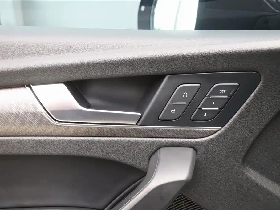 Audi Q5L 2022 45T Luxury Dynamic фото 11