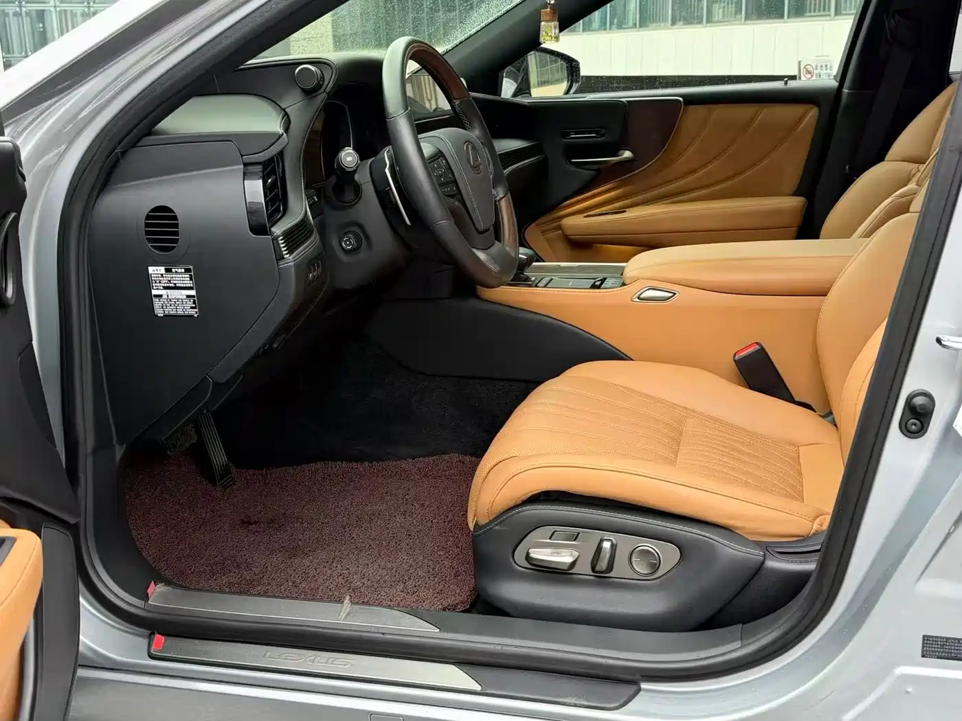 Lexus LS 2022 2021 500h Premium Edition