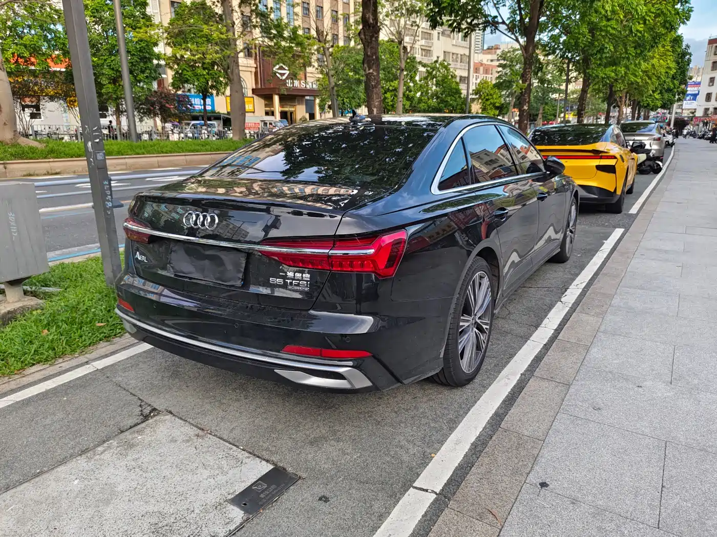Фото 8 - Audi A6L