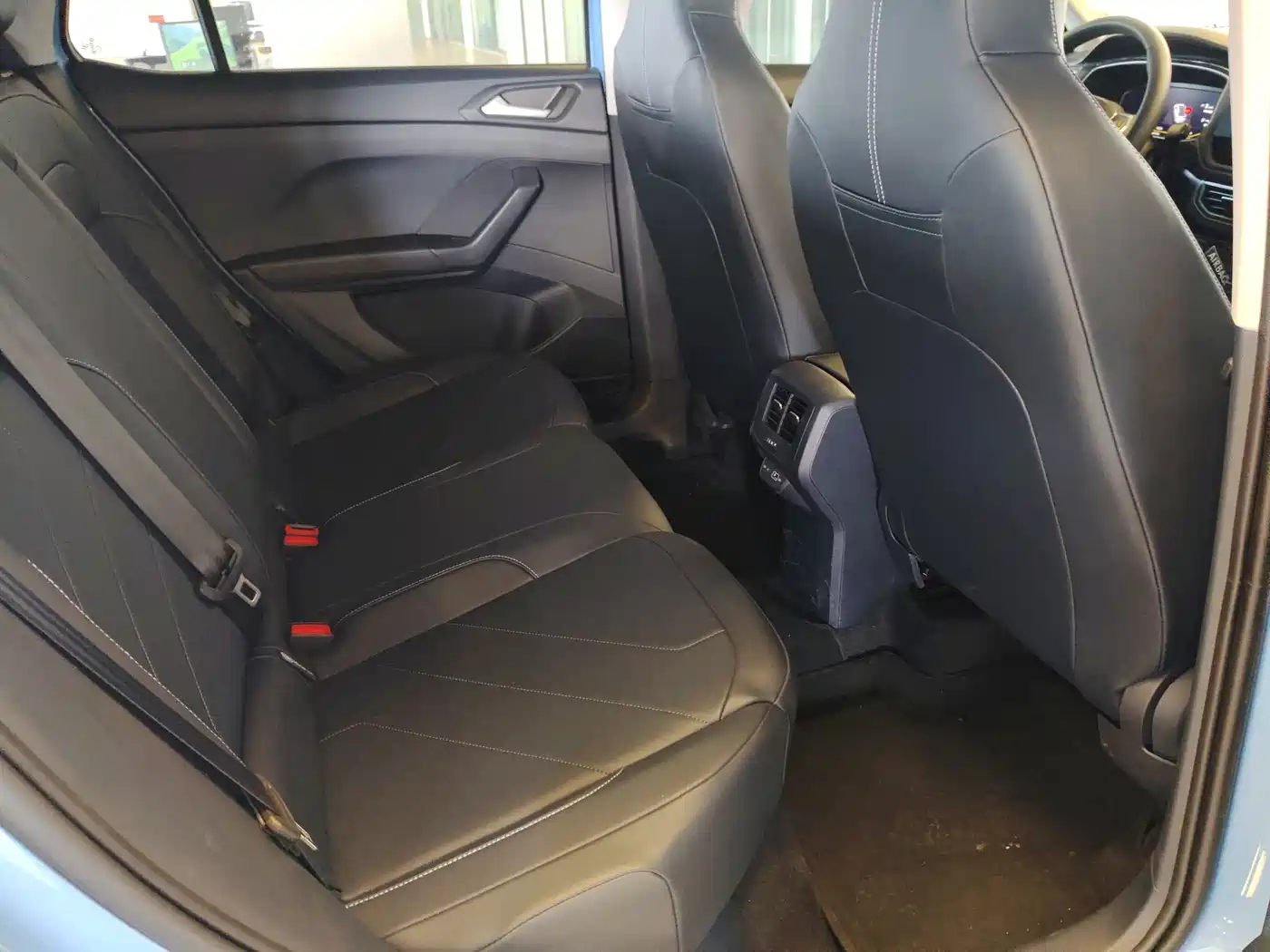 Volkswagen Tharu 2025 New Edge 300TSI Enjoyment Edition фото 33