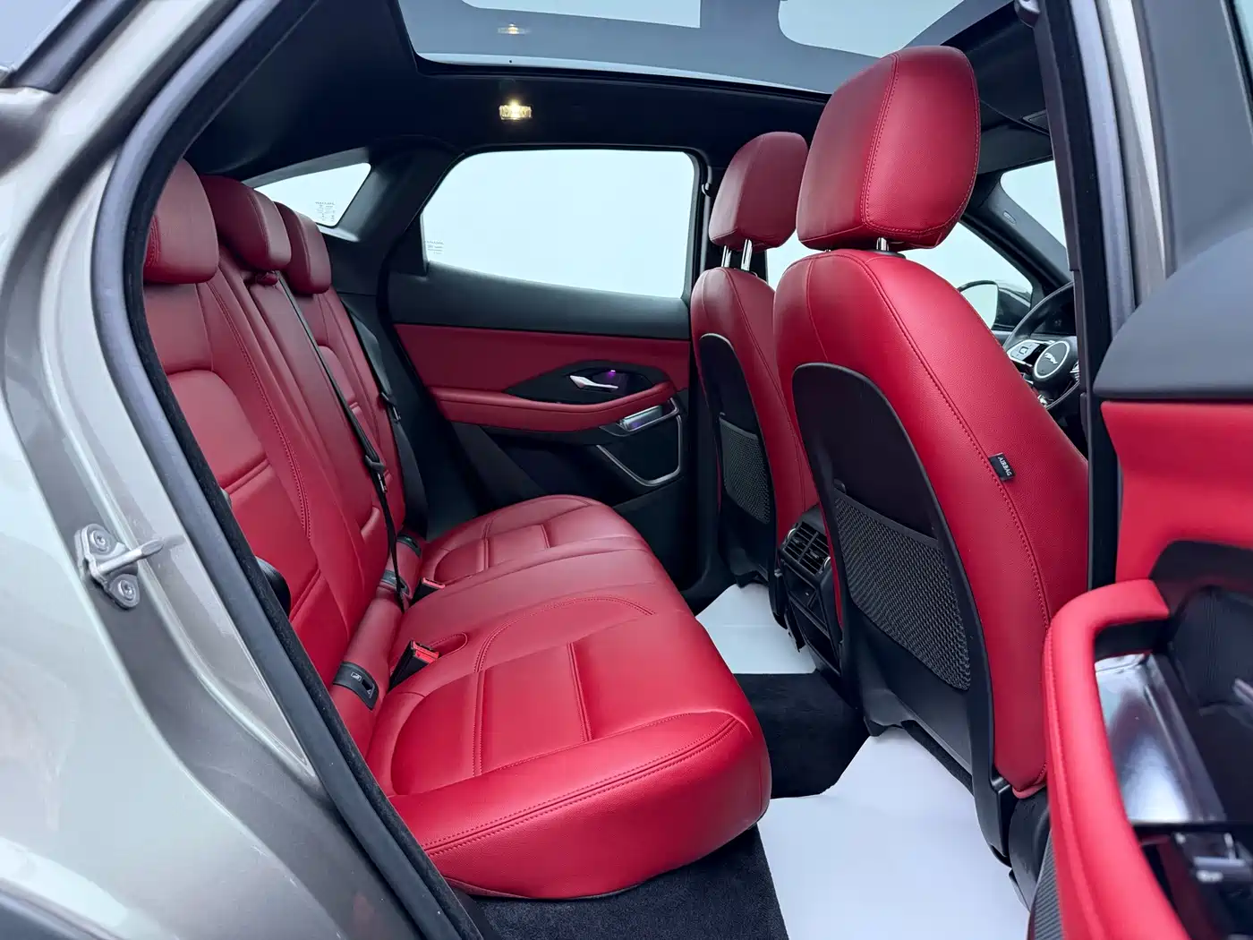Jaguar E-PACE 2023 2024 Progressive Sport Edition R-DYNAMIC S