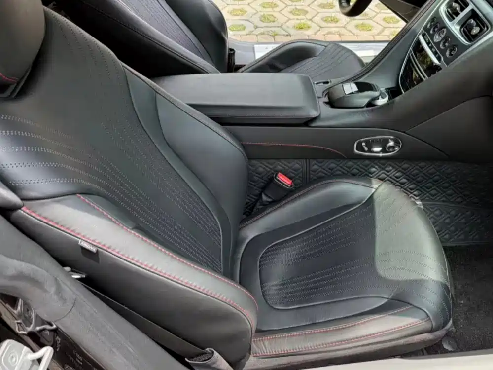 Aston Martin DB11 2020 2019 Model 4.0T V8 Coupe