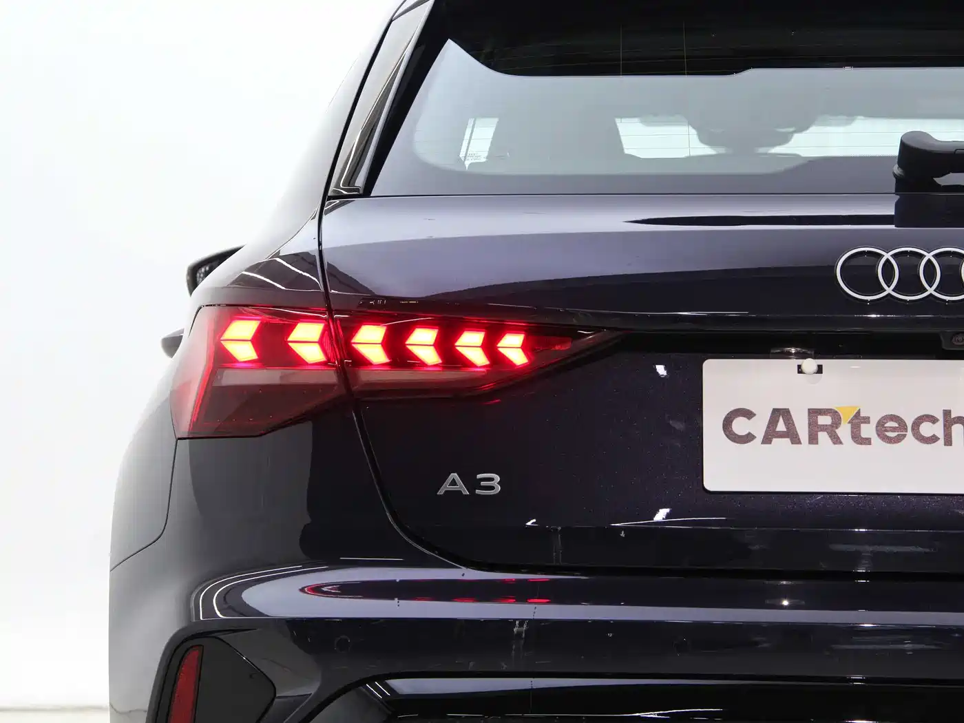 Audi A3 2025 Facelift Sportback 35TFSI Flying Spur Premium фото 12