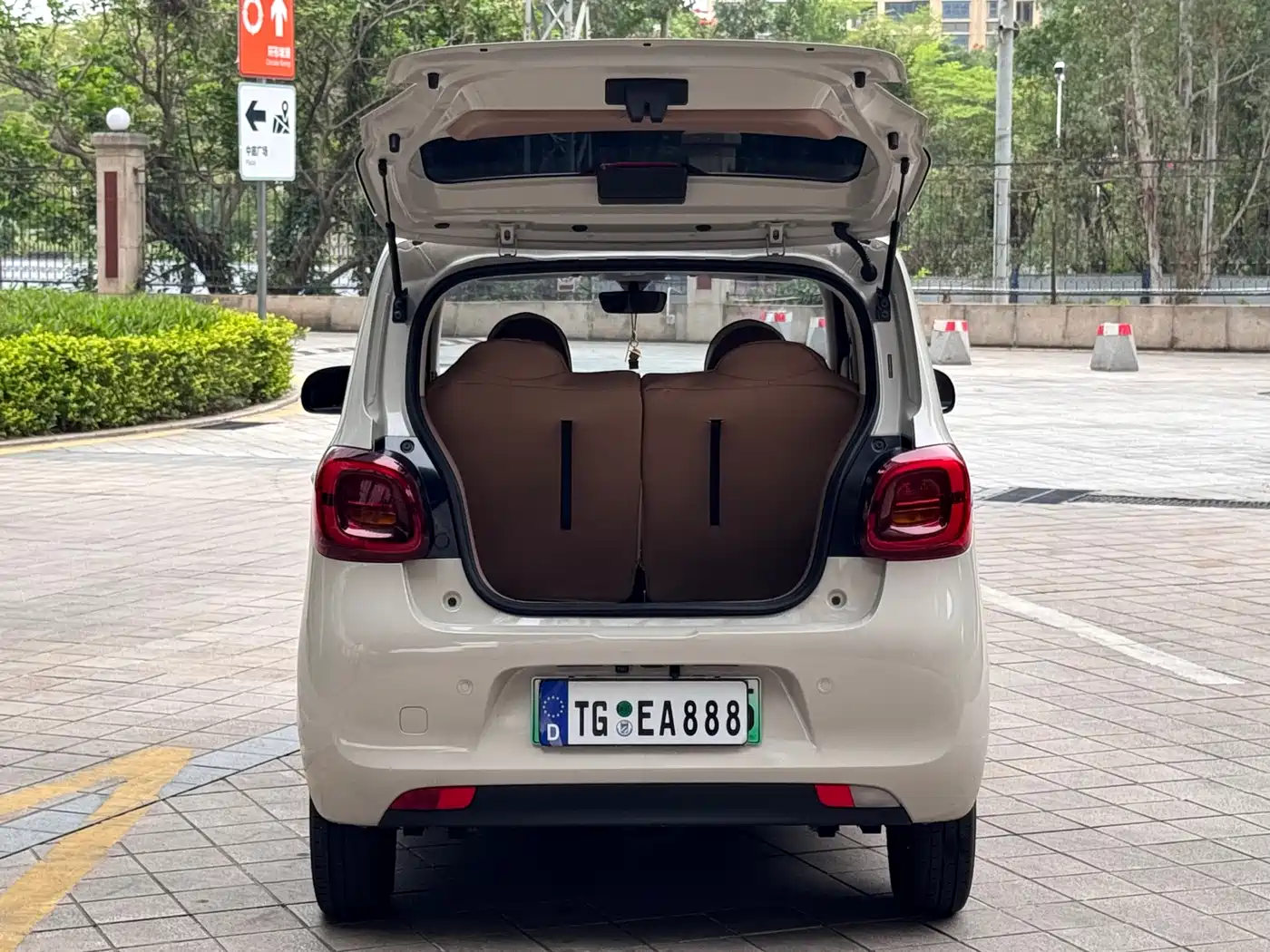 WULING AUTOMOBILE HONGGUANG MINIEV