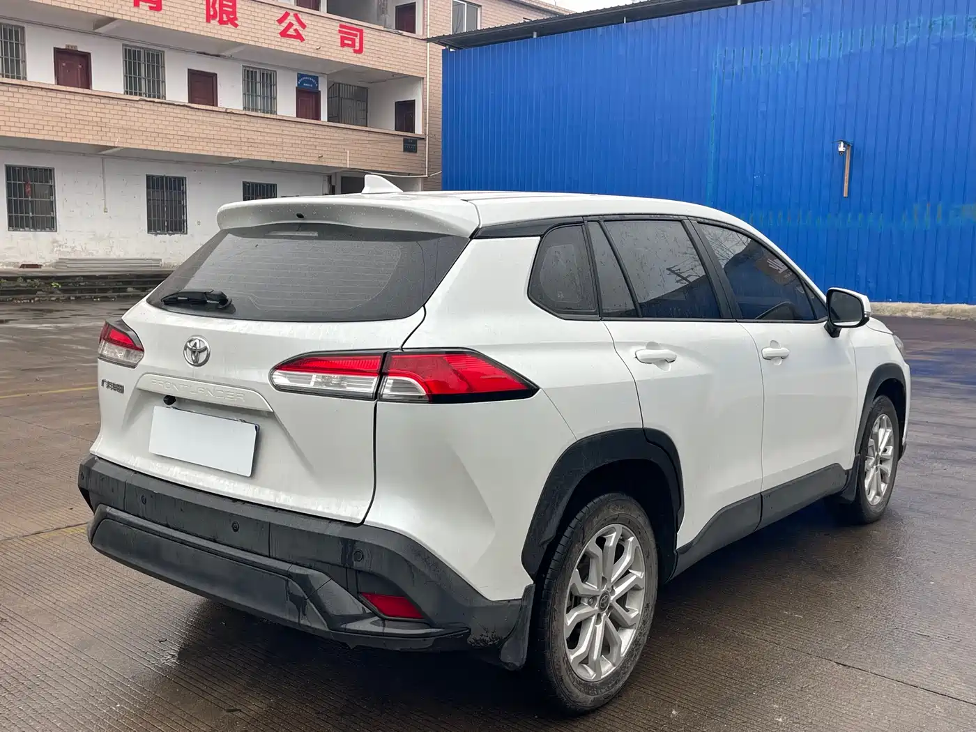 Toyota Frontlander 2023 2.0L CVT Leading Edition фото 5