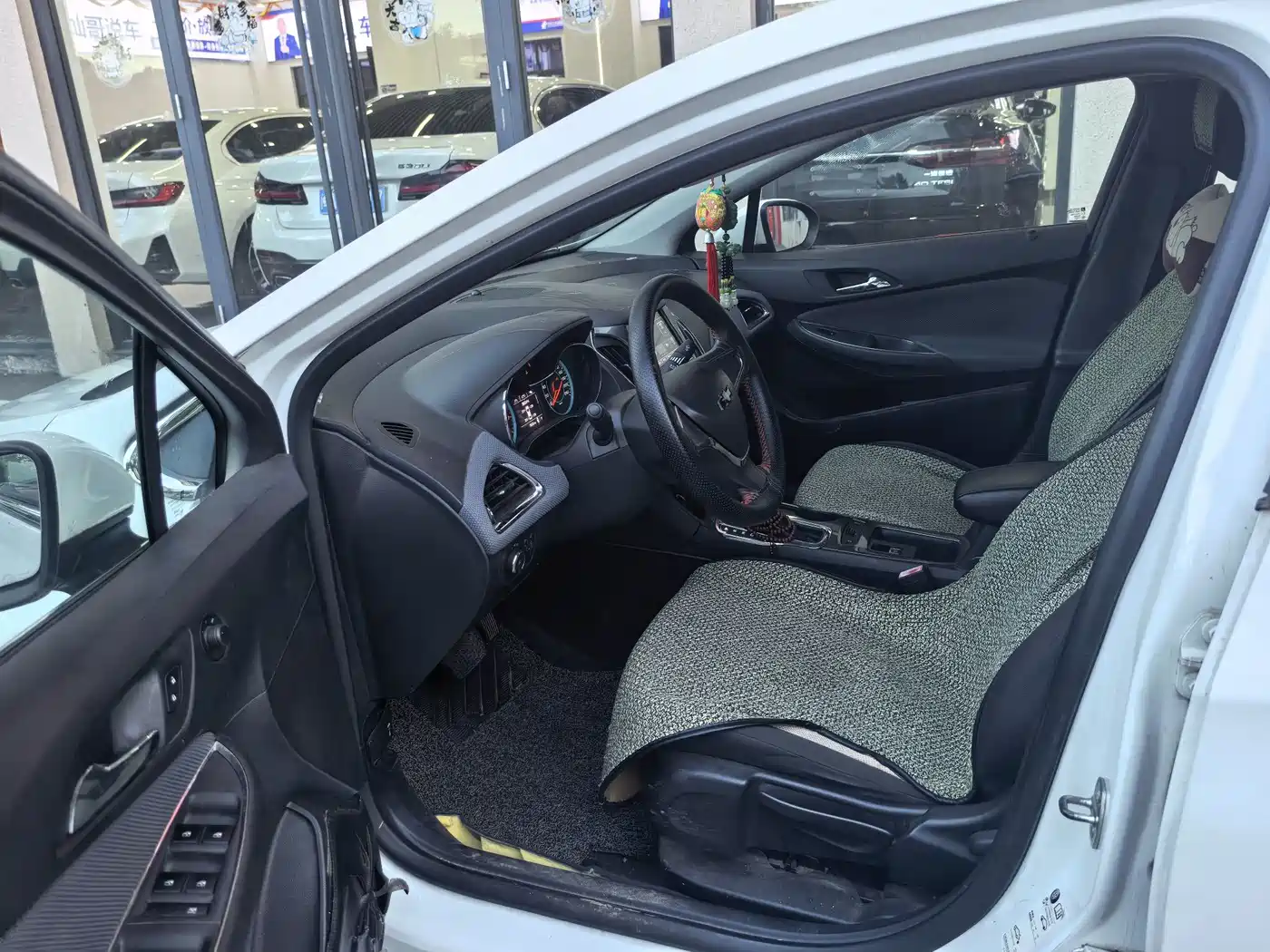 Chevrolet Cruze 2018 2018 320 Automatic Pioneer Sunroof Edition