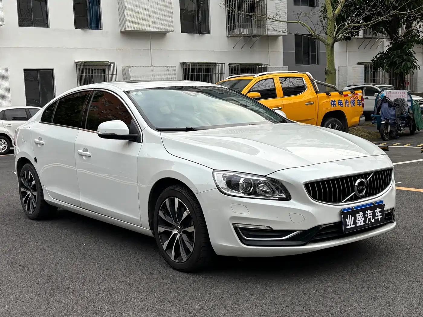 VOLVO S60