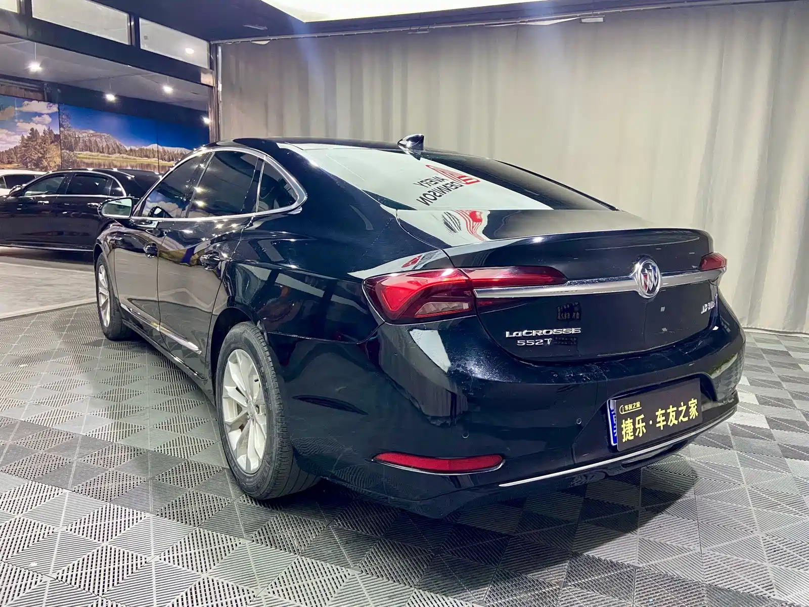 Photo 5 - Buick LaCrosse