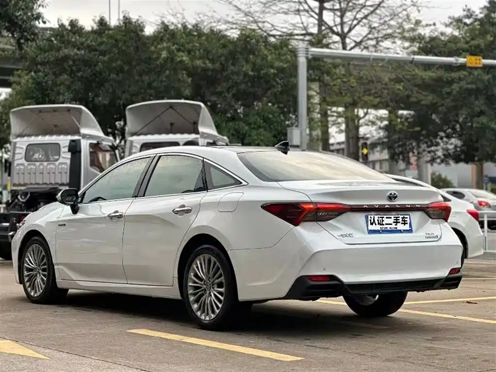 Toyota Avalon 2019 Hybrid 2.5L XLE Premium Edition China VI фото 6