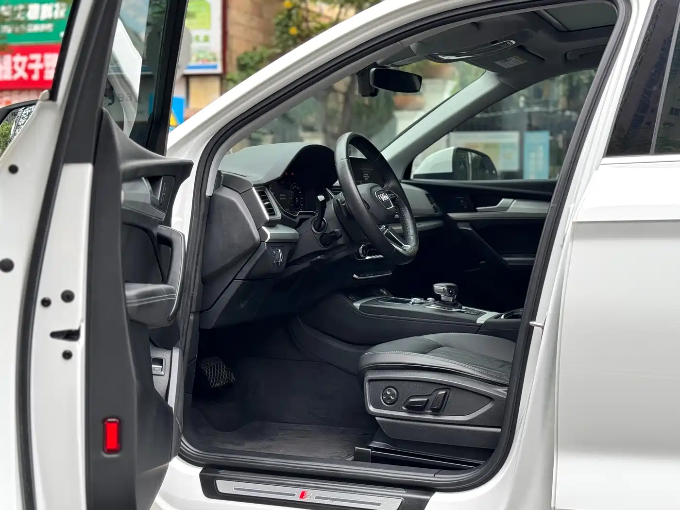 Audi Q5L 2020 Facelift 40 TFSI Honor Fashion фото 11