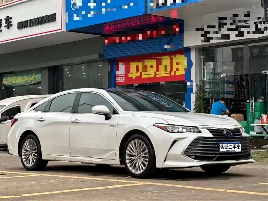 Toyota Avalon 2019 Hybrid 2.5L XLE Premium Edition China VI фото 3