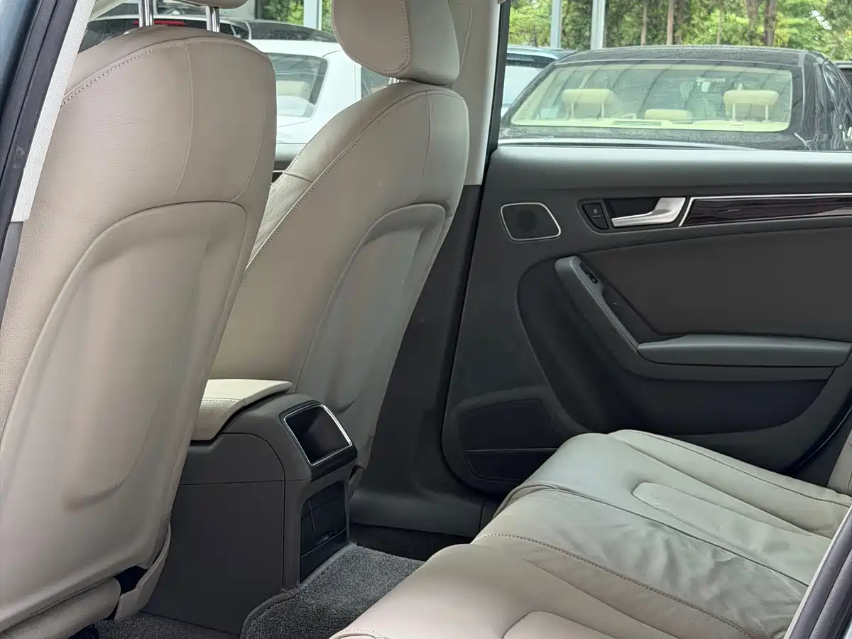 Audi A4L 2012 2.0 TFSI Auto Standard фото 8