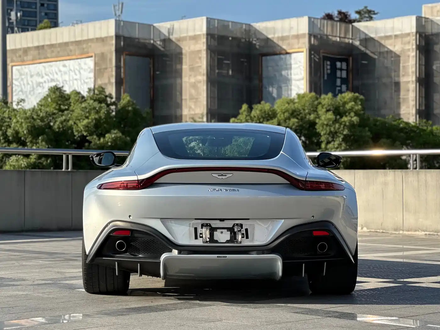 Aston Martin V8 Vantage 2021 2018 4.0T V8 Coupe