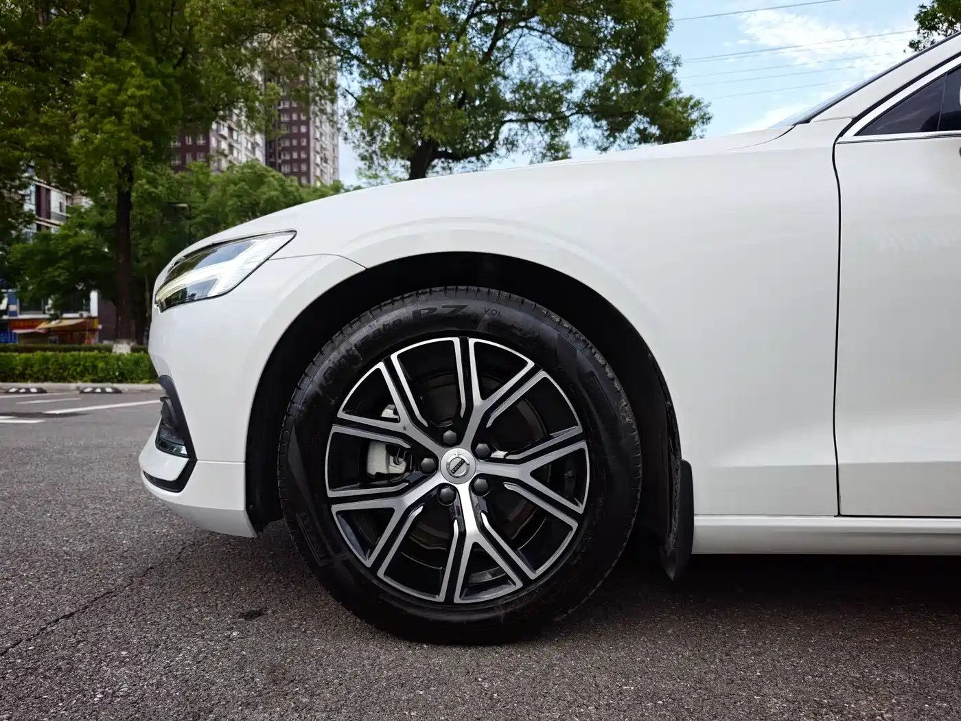 Volvo S60 2025 B4 Smart Luxury Edition фото 15