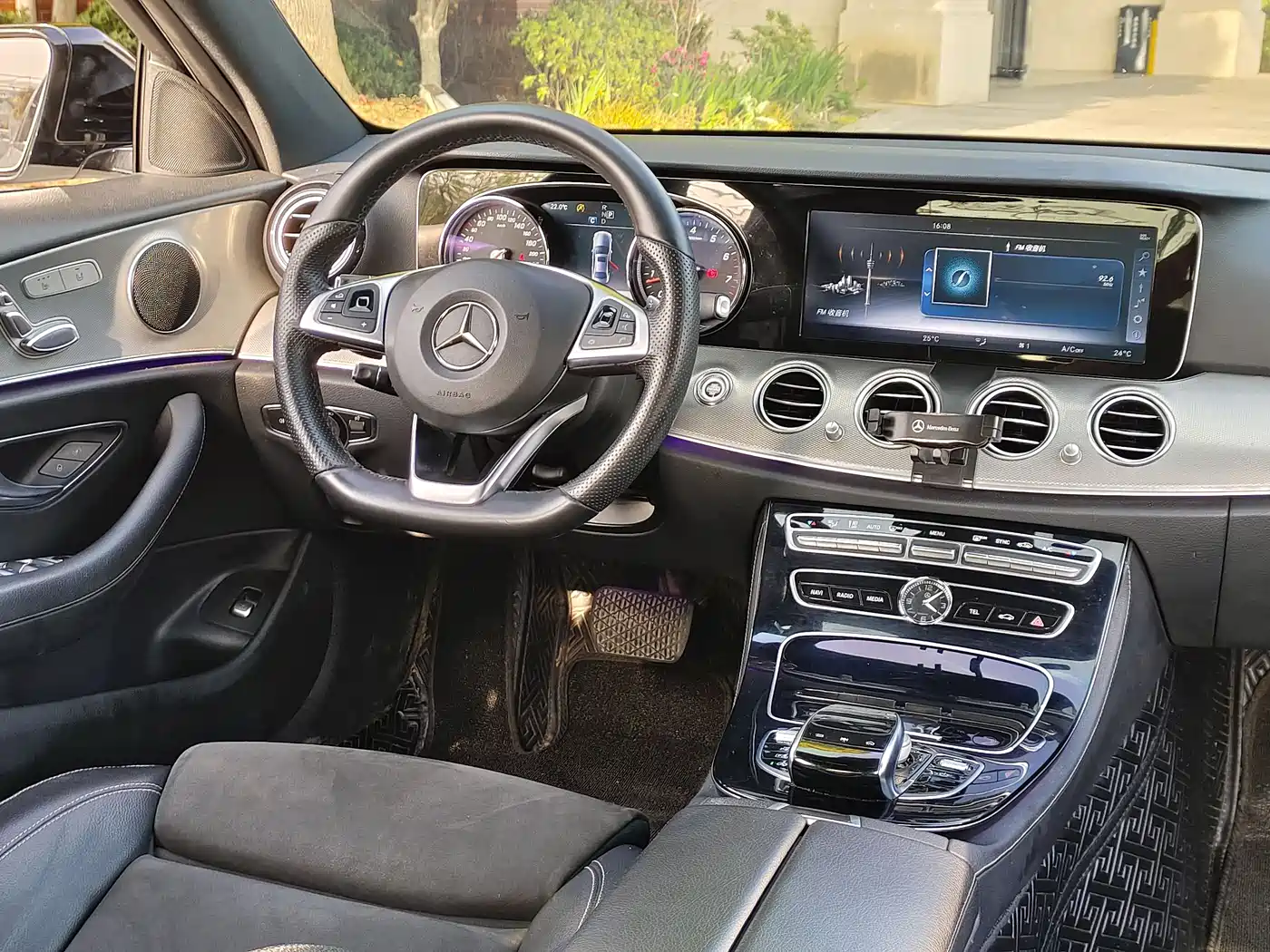 Mercedes-Benz E-Class 2017 E 200 Sport 4MATIC фото 9