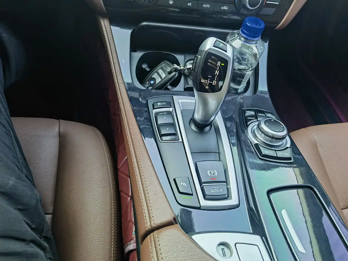 BMW 5 Series (Import) 2014 520i Classic фото 13