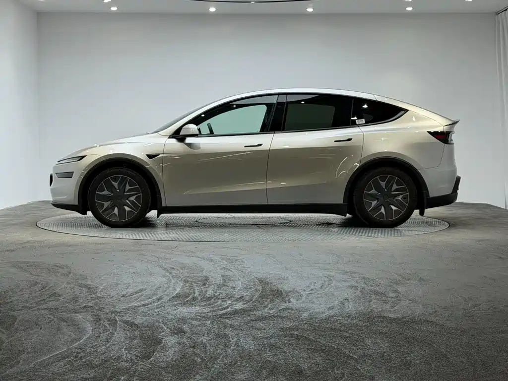 Tesla Model Y L 2026 2025 Facelift Long Range AWD