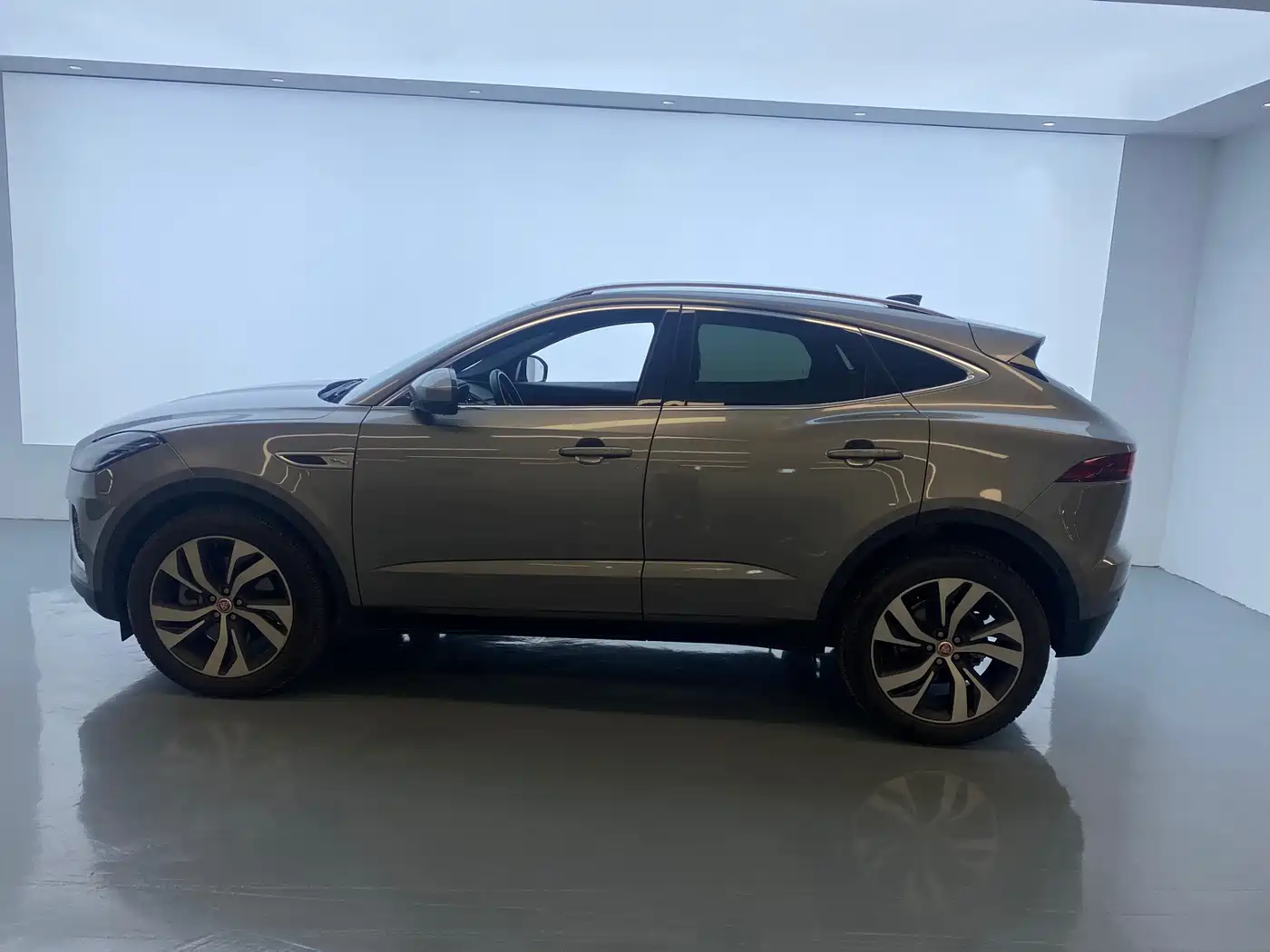 Jaguar E-PACE 2023 2024 Progressive Sport Edition R-DYNAMIC S