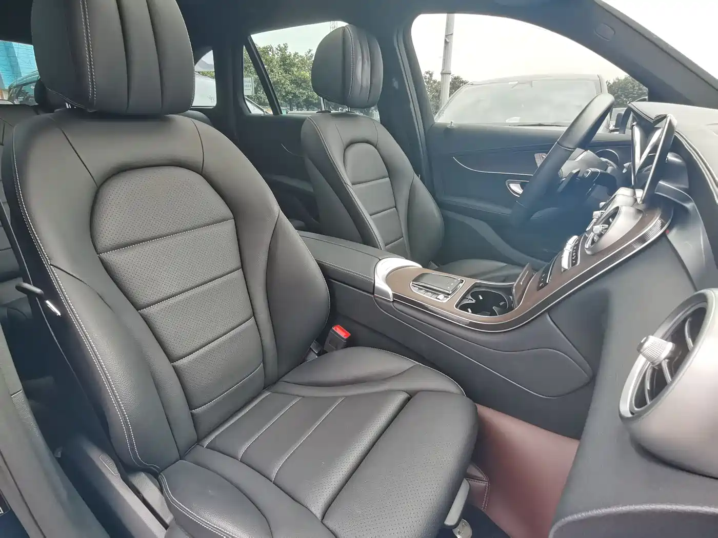 Mercedes-Benz GLC 2022 Facelift GLC 300 L 4MATIC Dynamic Collector's Edition фото 16