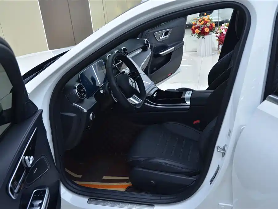 Mercedes-Benz C-Class 2023 C 200 L Sport фото 4