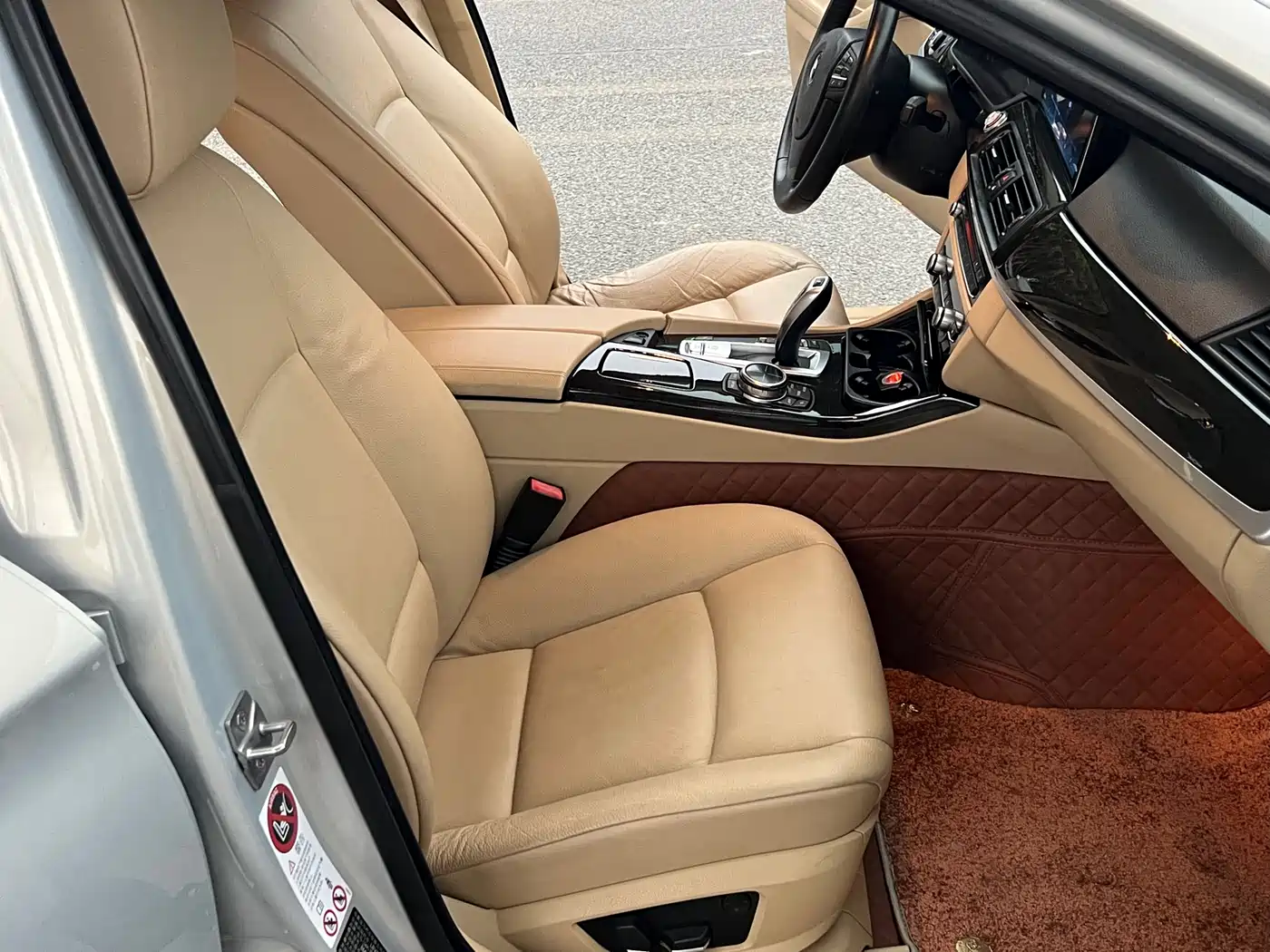BMW 5 Series 2013 530Li Leadership фото 10