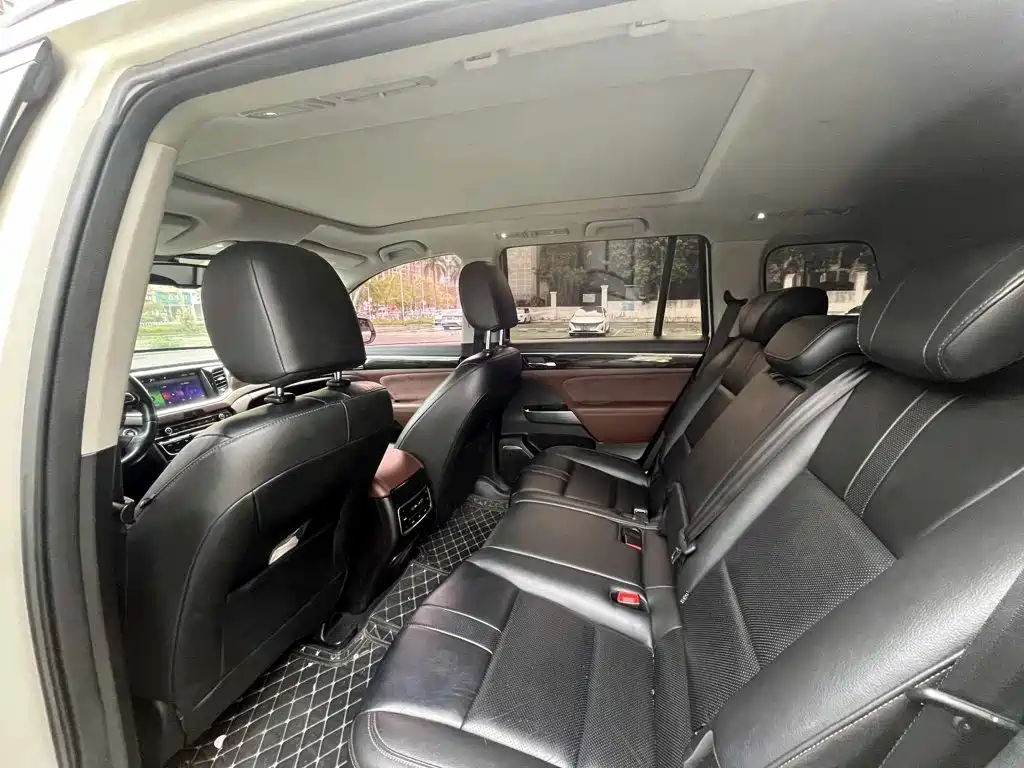 GAC Trumpchi Trumpchi GS8 2017 2017 320T 2WD Luxury Smart Connect (7-seater)