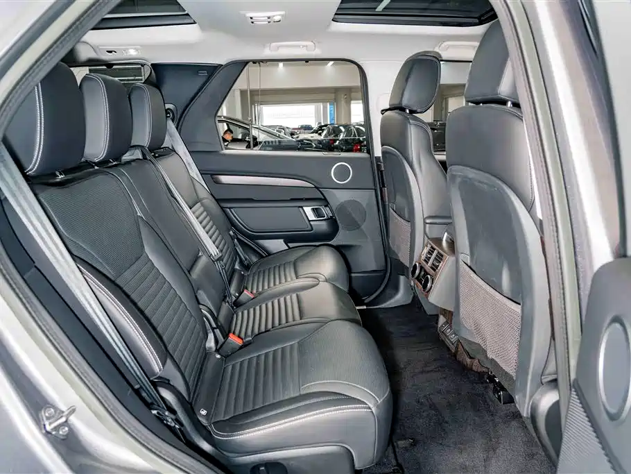 Land Rover Discovery 2023 300PS S фото 22