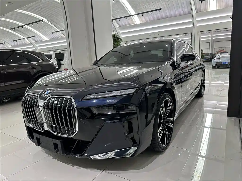 BMW 7 Series 2023 Model 740Li Leading M Sport Package
