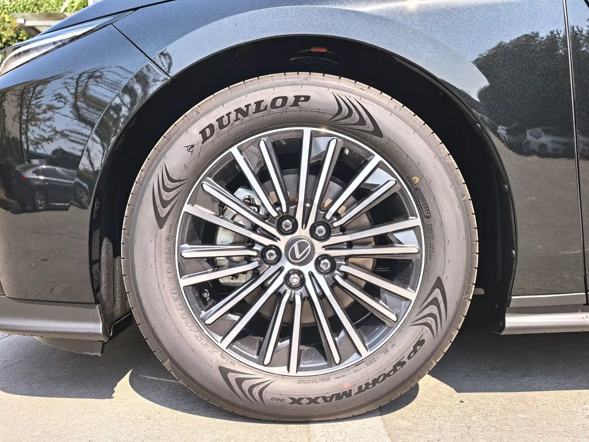Фото 22 - Lexus ES