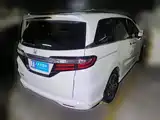 Photo 2 - Honda Odyssey