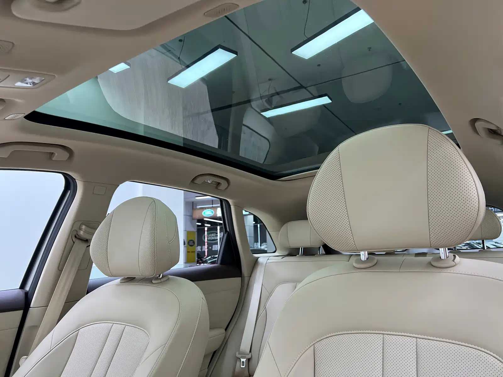 Photo 26 - Shangjie SUV