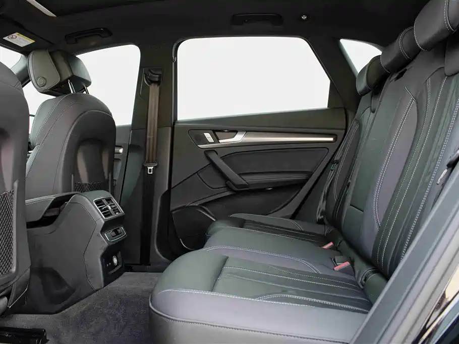 Audi Q5L 2024 Model 40 TFSI Luxury Dynamic фото 12