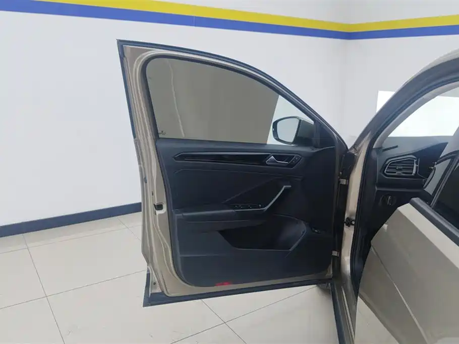 Volkswagen T-ROC 2020 280TSI DSG 2WD Comfort фото 7