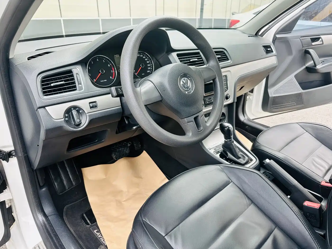 Volkswagen Lavida 2013 Facelift Classic 1.6L Automatic Comfort фото 17