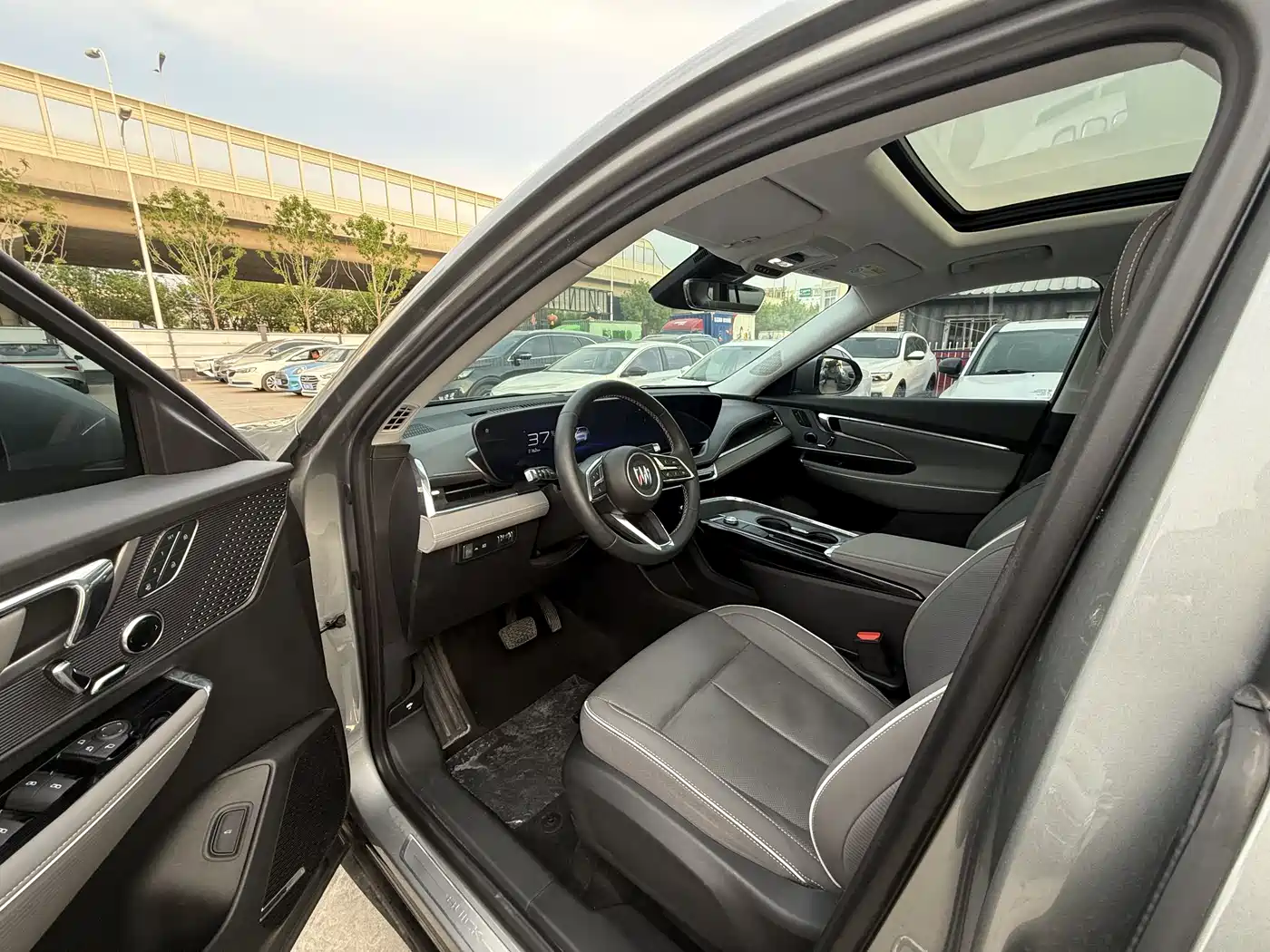 Buick E5 2023 Premium Standard Range Edition фото 4