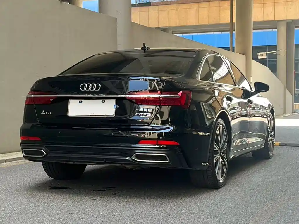 Фото 5 - Audi A6L