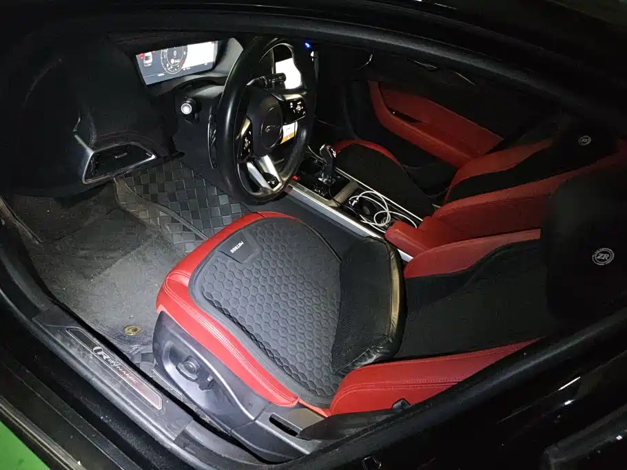 Jaguar XEL 2025 2025 2.0T 250PS R-DYNAMIC 90th Anniversary Edition