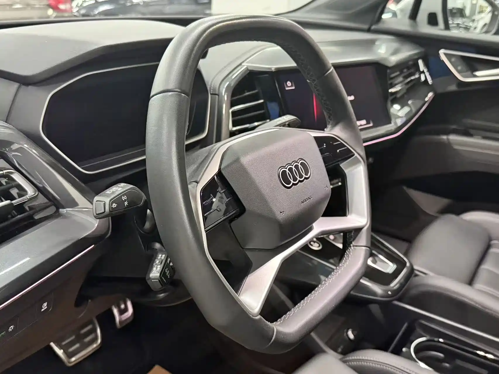 صورة 5 - Audi Q4 e-tron